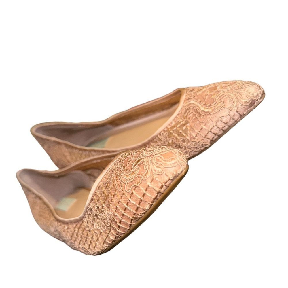 NWT Betsy Johnson Pale Pink Nude Lace Pointed Toe Flat Shoes Size 9 - Picture 8 of 9